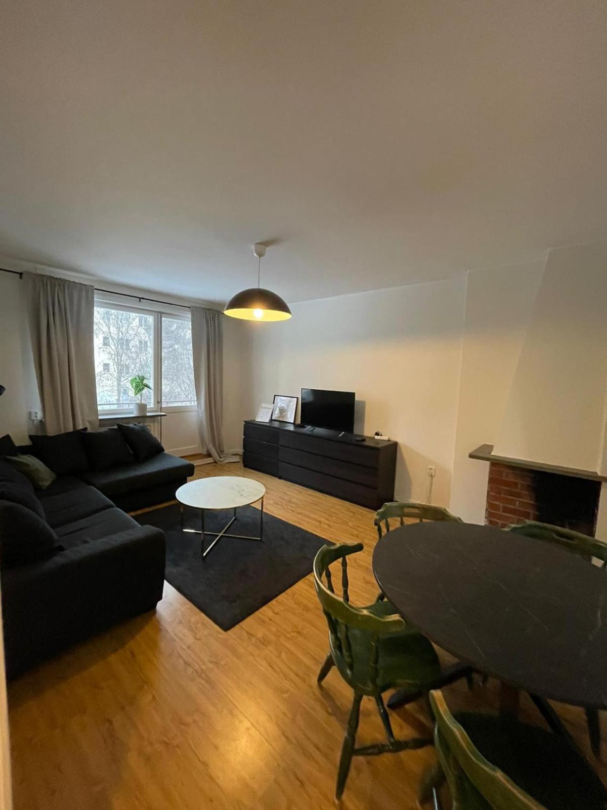 Apartamento Flatin Erbjuder Laegenheter I Soedra Estocolmo Exterior foto
