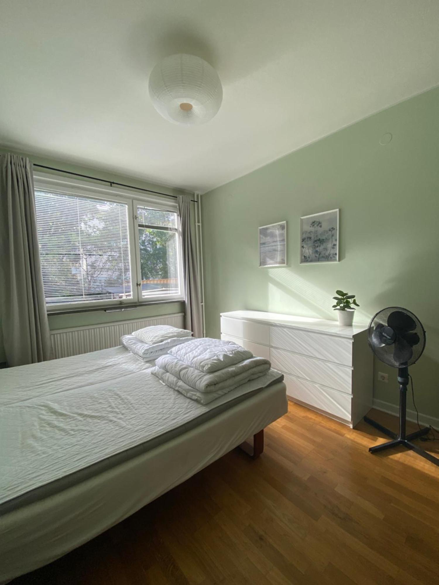 Apartamento Flatin Erbjuder Laegenheter I Soedra Estocolmo Exterior foto