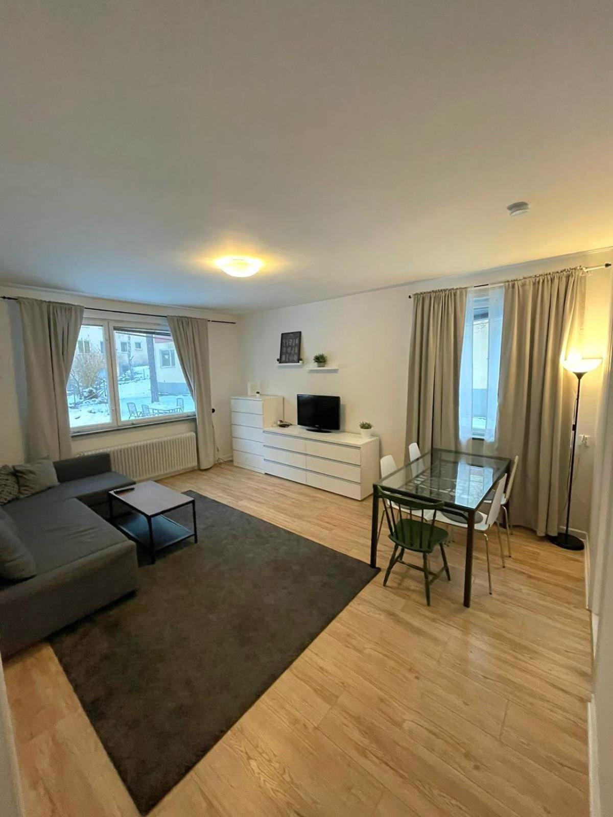 Apartamento Flatin Erbjuder Laegenheter I Soedra Estocolmo Exterior foto